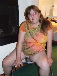 Tiger Lilly - 38DDs in Tie Dyed Top Free Pic 2