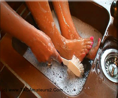 Sheilagirl - Sheila Is Cleaning Her Feet Free Pic 2