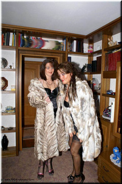 Sheilagirl - FUR AND NYLONS Free Pic 2
