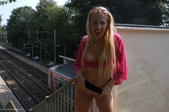 Sandie Caine. Flashing my hot body in public Free Pic 2