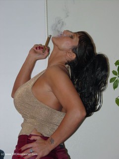 Corina Curves - Cigar Smoke Free Pic 4