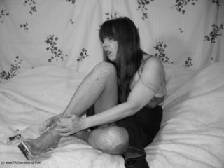Milf MoonAynjl - Fishnet and Heels Gallery