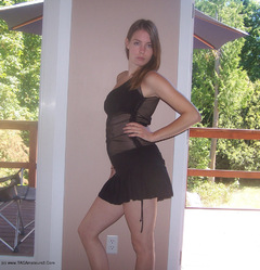 Sasha - Sexy black dress Free Pic 3